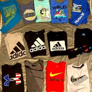 BOYS T-Shirts Size XL - Barley worn !